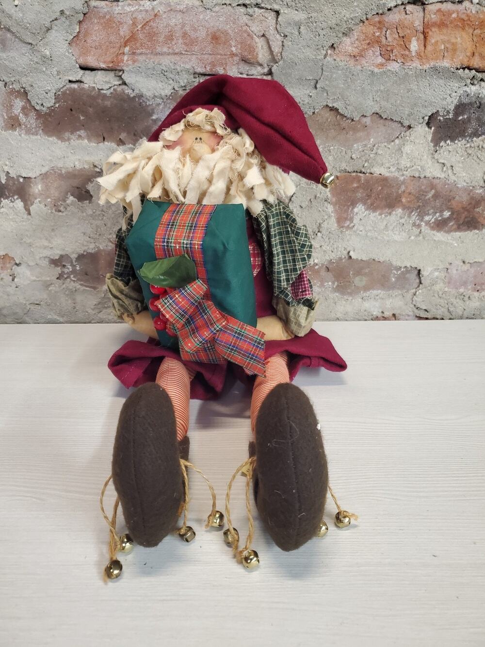 Santa Claus Christmas Decor Sitting Figure Jingle Bells Plaid Plush 11.5 Inch